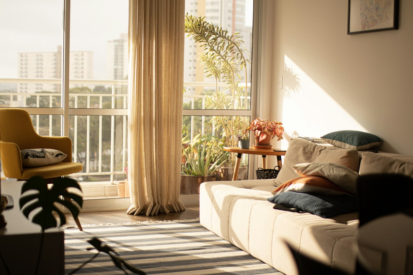 Spacious 3BHK Gated Community Apartment living room